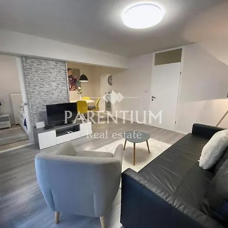 Apartament Ronaldo *